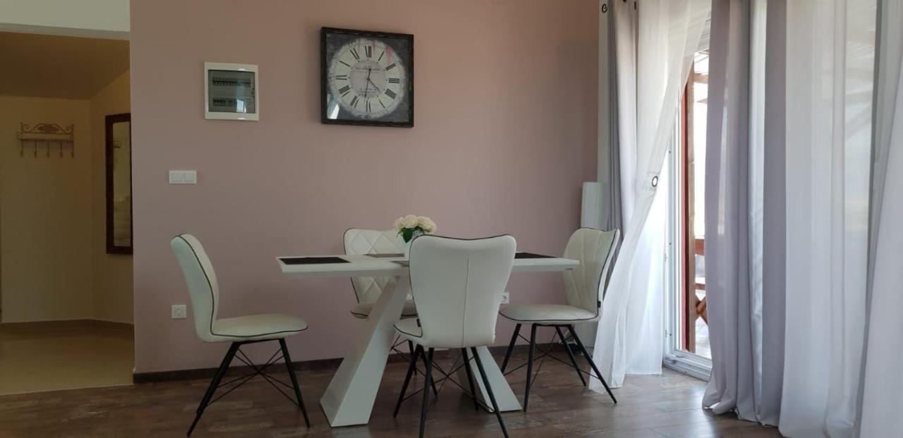 House With Swimming Pool Blue Diamond Apartment Povljana Ngoại thất bức ảnh