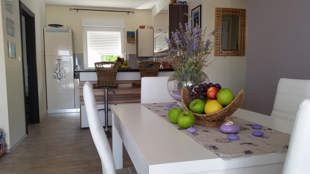 House With Swimming Pool Blue Diamond Apartment Povljana Ngoại thất bức ảnh