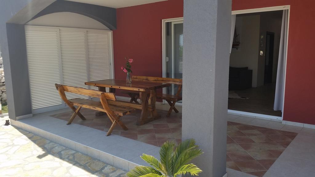 House With Swimming Pool Blue Diamond Apartment Povljana Ngoại thất bức ảnh