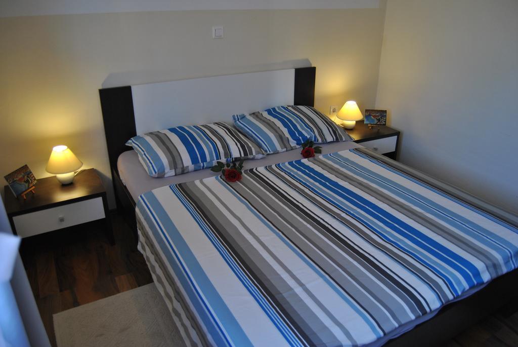 House With Swimming Pool Blue Diamond Apartment Povljana Ngoại thất bức ảnh