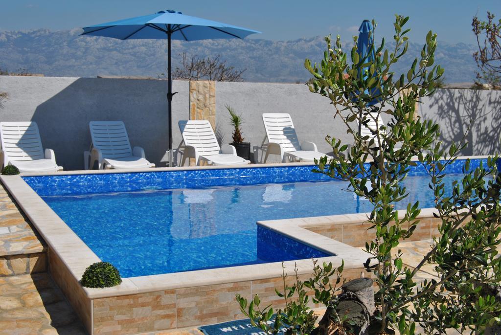 House With Swimming Pool Blue Diamond Apartment Povljana Ngoại thất bức ảnh